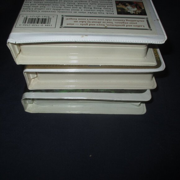 Family Musicals VHS Bundle of 3 tapes with clamcases (from the 1990s) - Picture 4 of 5